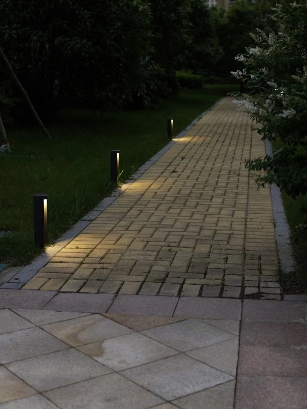 Lucide COMBO - Bollard light - Ø 9 cm - LED - 1x9W 3000K - IP54 - Black - ambiance 1